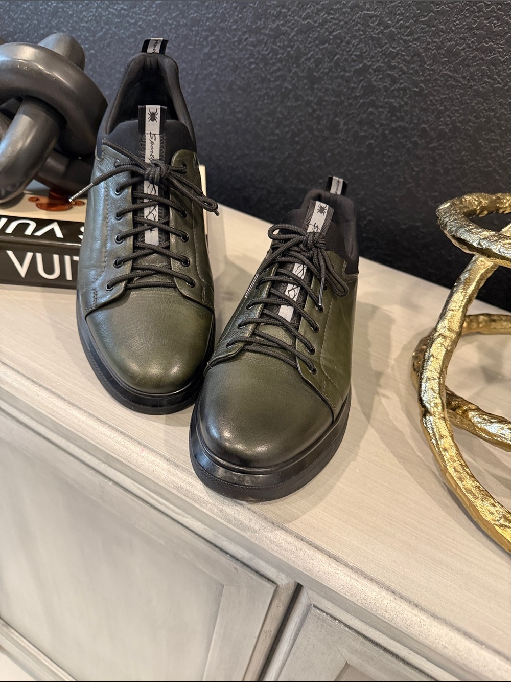 Men's Olive Green Leather Low-Top Sneakers